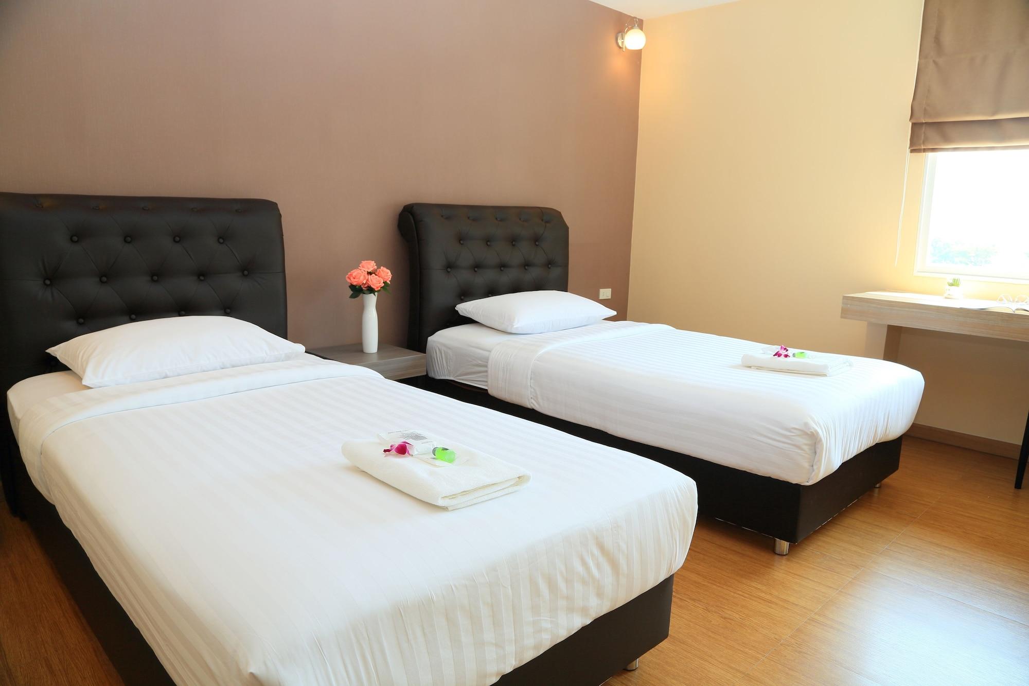 Triple Trees Hotel Pathum Thani Exterior photo