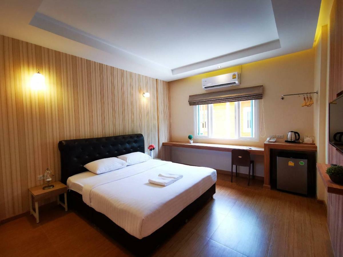 Triple Trees Hotel Pathum Thani Exterior photo